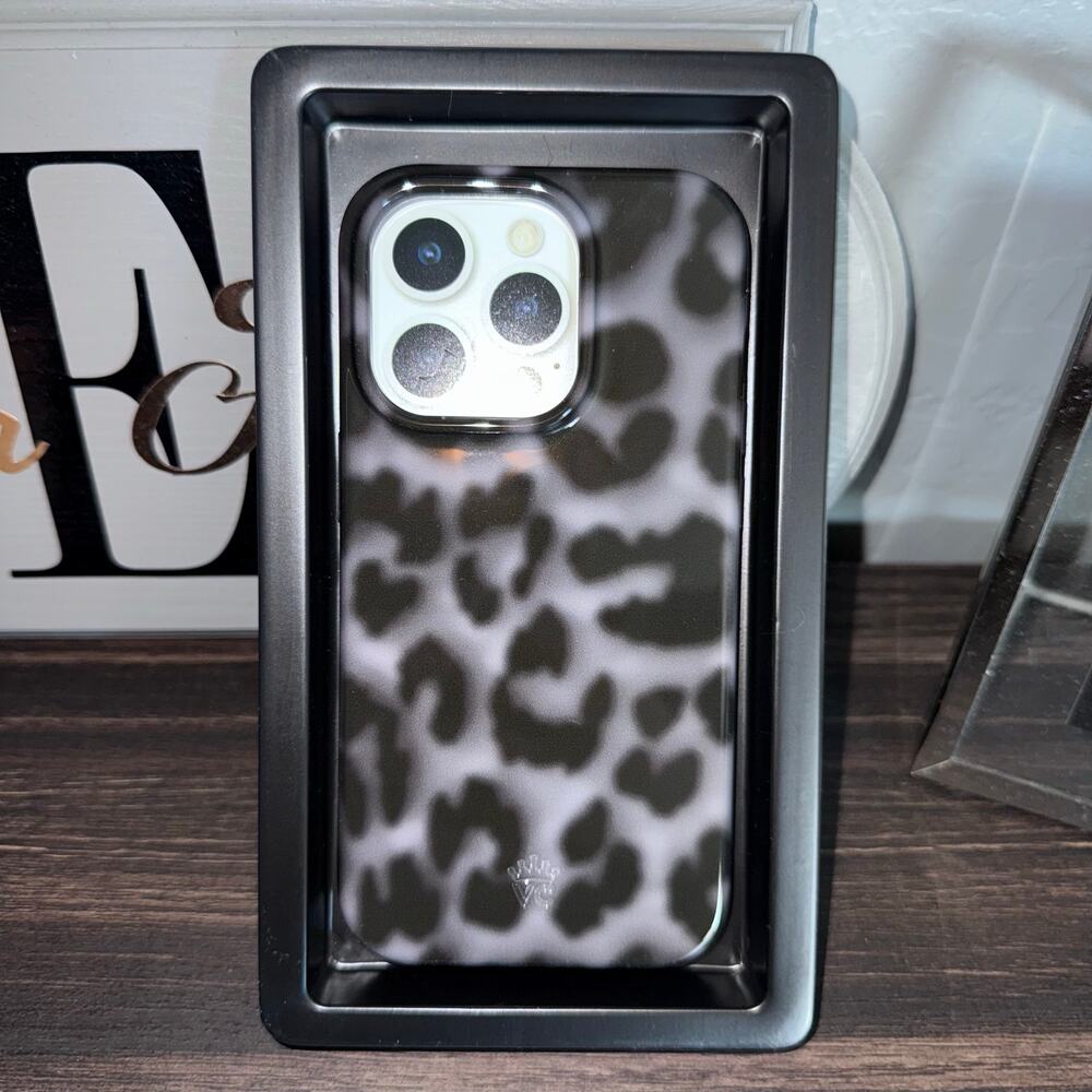 New Velvet Caviar iPhone 14 Pro Protective Phone Case Black Leopard